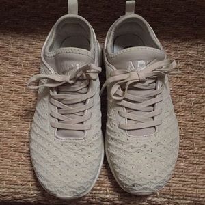 APL women’s tennis shoes